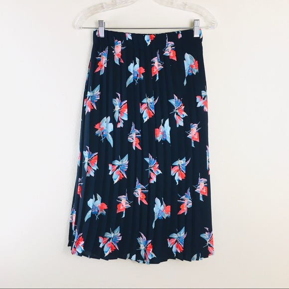 Ava & Viv Dresses & Skirts - Ava & Liv Blue Floral Pleated Plus Size Skirt